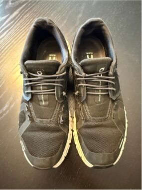 On Cloud 6 Black Women's Running Shoes Sneakers Size 8